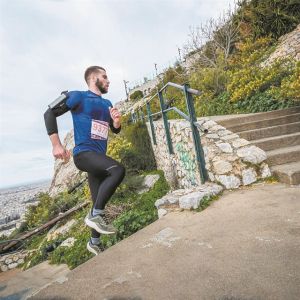 Σκαρφαλώνοντας στην κορυφή της πόλης