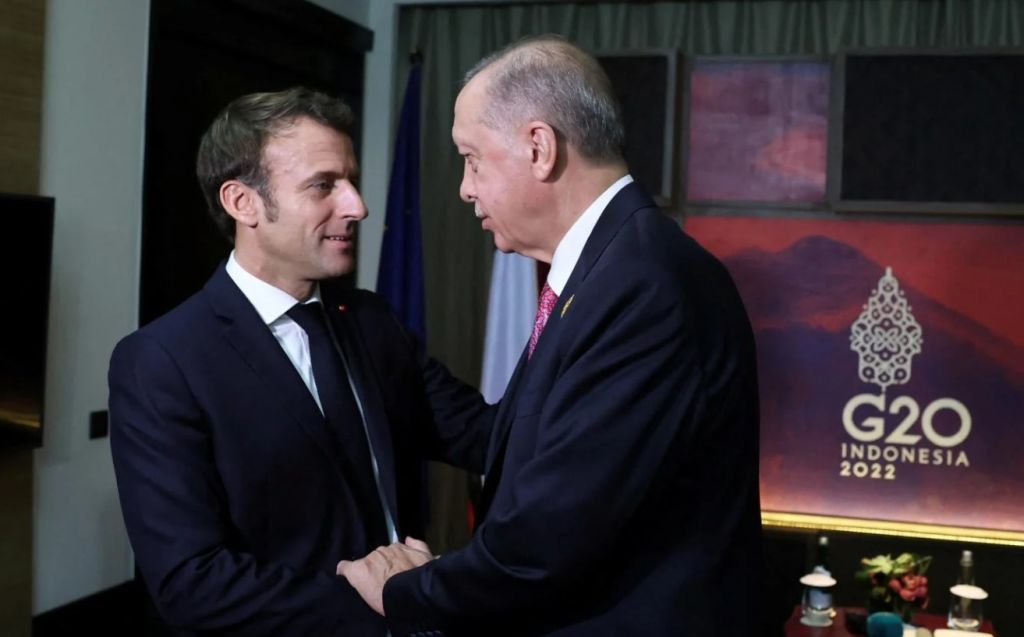Γυρίζει την πλάτη ο Μακρόν στον Ερντογάν όσο η ένταση στη Μεσόγειο επιμένει