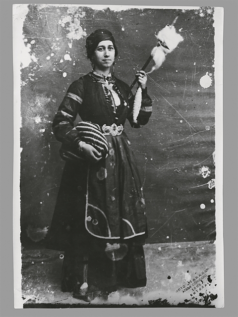 Στιγμιότυπα από τα Βαλκάνια στο αρχείο του Μίλτου Μανάκια