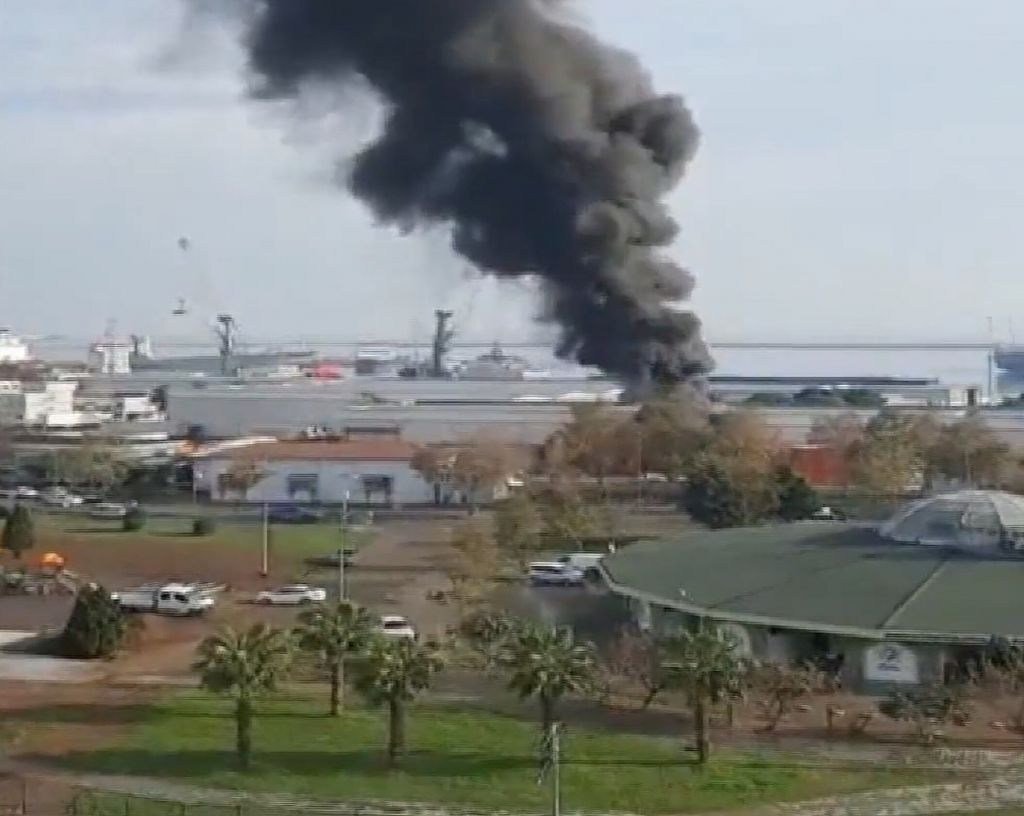 Τουρκία: Εκρηξη και μεγάλη φωτιά στο λιμάνι της Σαμψούντας