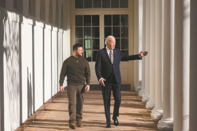 Ζελένσκι: Στήριξη, δολάρια και Patriot του έδωσε ο Μπάιντεν