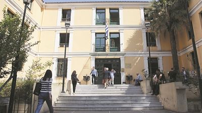 Δικαστήρια χωρίς δικηγόρους την Δευτέρα