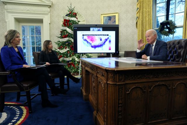 Προειδοποίηση Μπάιντεν για την κακοκαιρία – «Αν σκοπεύετε να ταξιδέψετε, φύγετε τώρα»