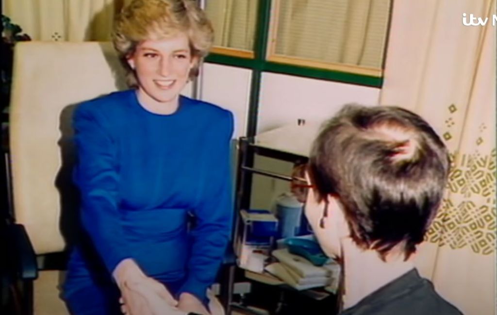 Οταν η πριγκίπισσα Νταϊάνα έσφιξε το χέρι ασθενούς με HIV