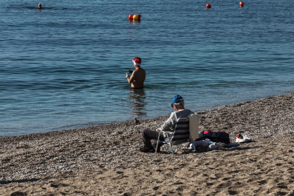 Γιορτές στις παραλίες… κάνουν οι Αθηναίοι