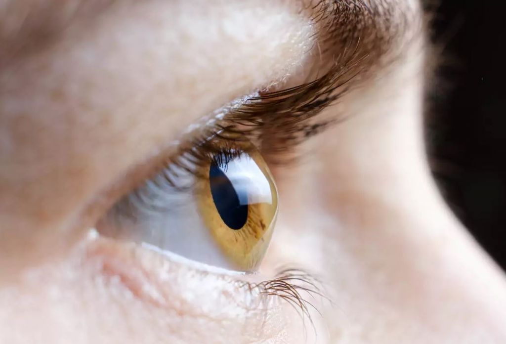 Το μεγαλείο ψυχής των γονιών της Έμμας άνοιξε το δρόμο