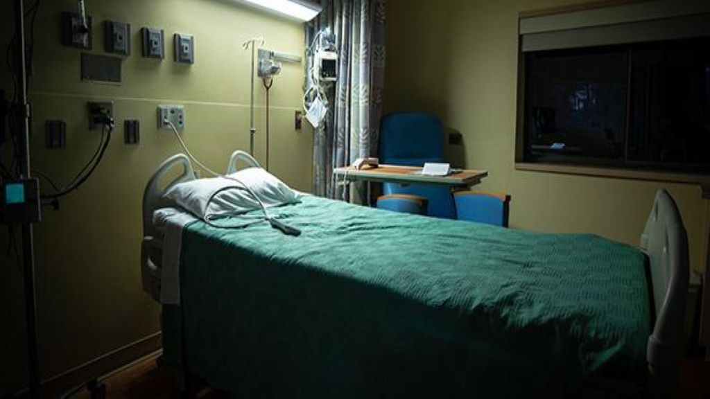 Ασθενής με κοροναϊό το «έσκασε» από νοσοκομείο πηδώντας από το παράθυρο
