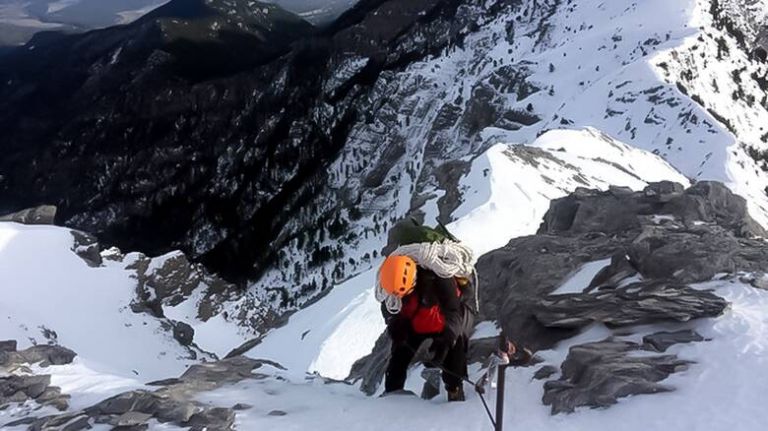 Όλυμπος: Ανασύρθηκε χωρίς τις αισθήσεις του ο ορειβάτης στον Όλυμπο | tanea.gr