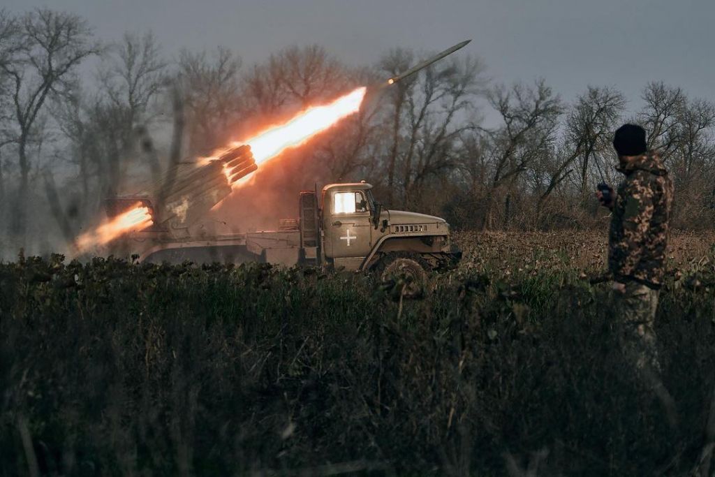 Πόλεμος στην Ουκρανία: Οι ΗΠΑ «πείραξαν» τα συστήματα εκτόξευσης πυραύλων Himars που έστειλαν στο Κίεβο