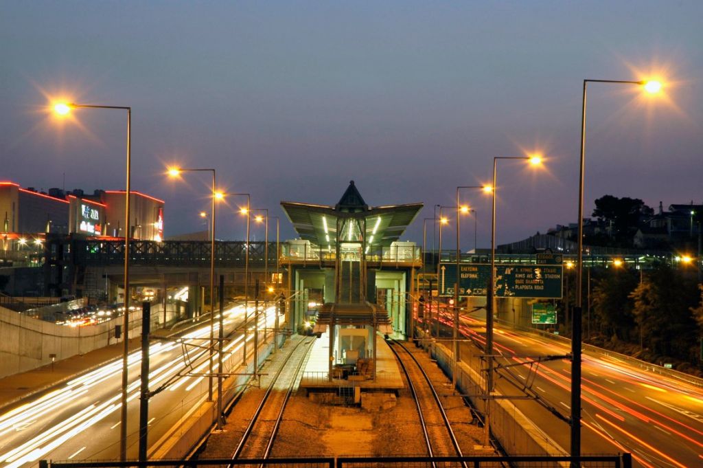 Φωτιές στον Ασπρόπυργο – Έκλεισε ο Προαστιακός