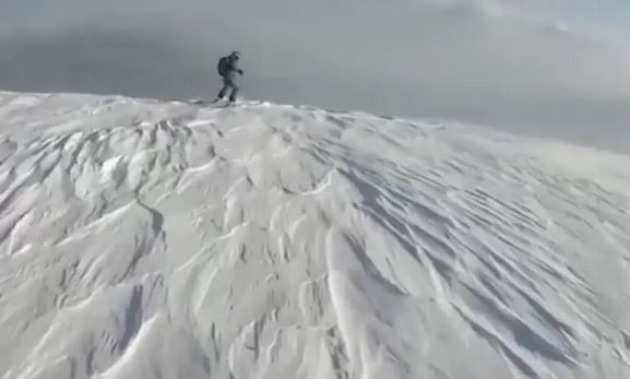 Ρωσία: Χιονοστιβάδα «κατάπιε» σκιέρ