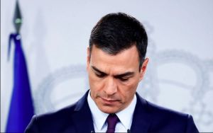 Πέδρο Σάντσεθ: Ελαβε και εκείνος παγιδευμένο φάκελο