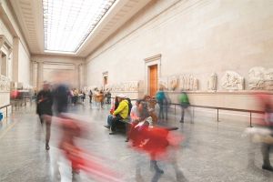 Μυστικές συναντήσεις με τον διευθυντή του Βρετανικού Μουσείου