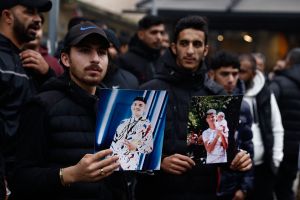 Θεσσαλονίκη: Σήμερα η απόφαση του δικαστηρίου για την προφυλάκιση του αστυνομικού που πυροβόλησε τον 16χρονο  – Νέα συγκέντρωση Ρομά