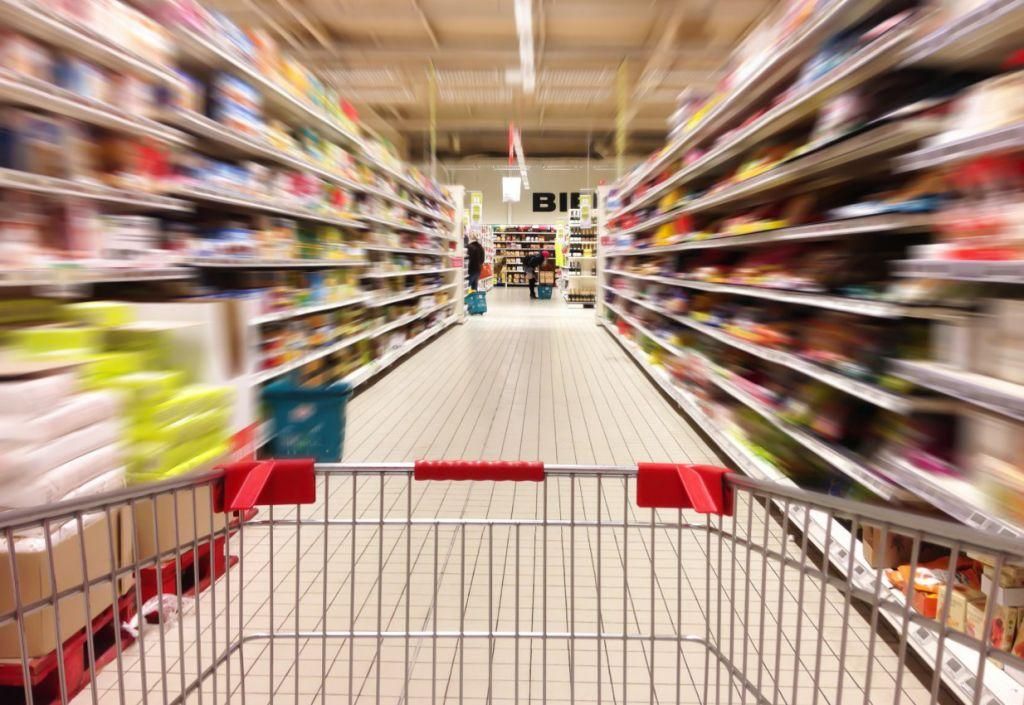 Απότομη βουτιά των δαπανών στα νοικοκυριά