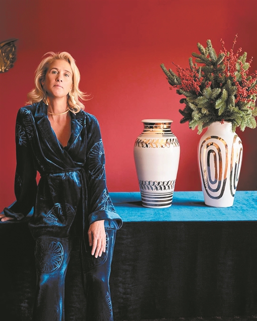 Βελούδο στο χρώμα του κρασιού και γεύμα στο Tudor Hall