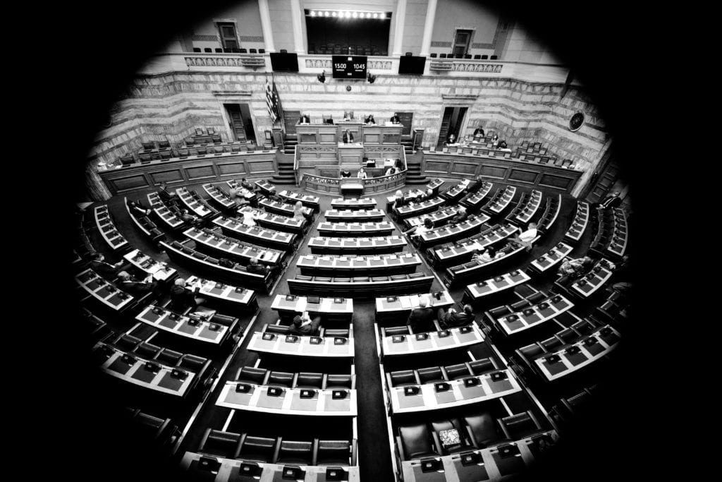 Υποκλοπές: Αίτημα του ΣΥΡΙΖΑ να δοθούν στη Βουλή οι τραπεζικοί λογαριασμοί εταιρειών που σχετίζονται με το Predator