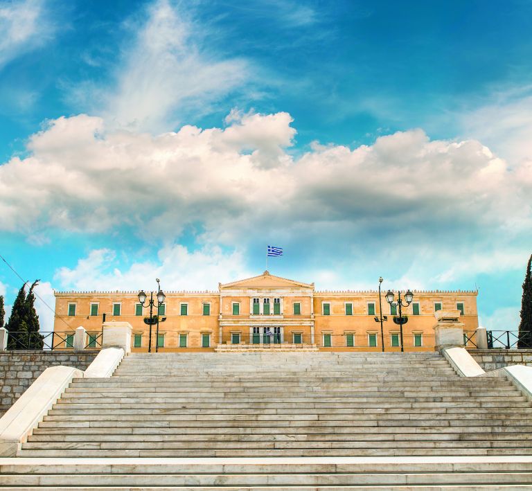 Φουντώνει η γαλάζια «μάχη» για την Α΄ Αθήνας | tanea.gr