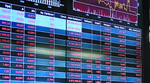 Τραπεζική βουτιά προς τις 900 μονάδες στο ΧΑ