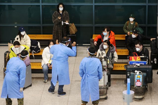 Κοροναϊός – Ταξιδιώτες από Κίνα: Μάσκες, τεστ κι ανάλυση λυμάτων επιστρατεύει η κυβέρνηση απέναντι στην έξαρση του ιού