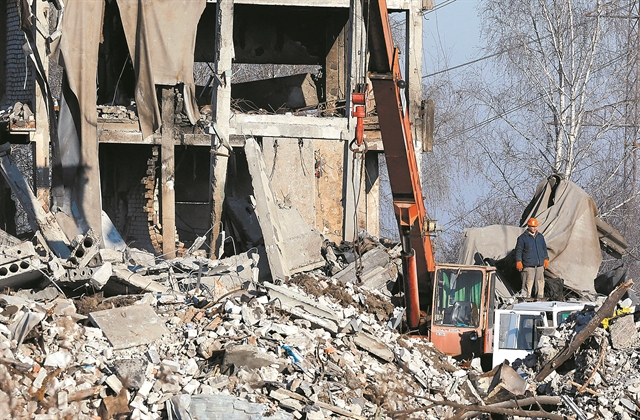 Εντείνεται η οργή στη Μόσχα για τον θάνατο δεκάδων στρατιωτών