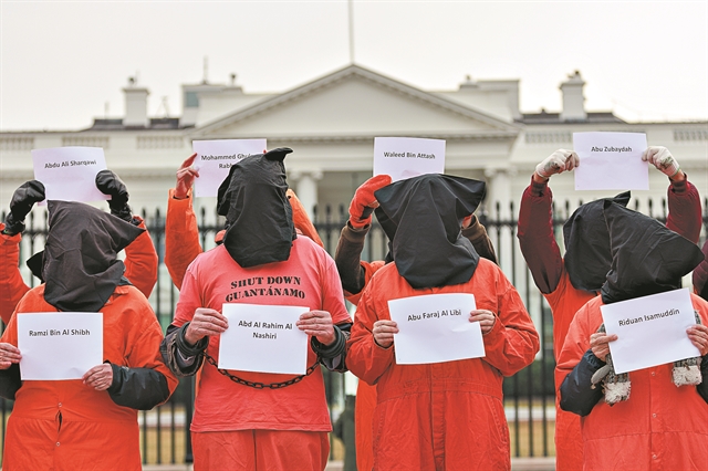 Γιατί είναι ακόμα ανοιχτό το Γκουαντάναμο;