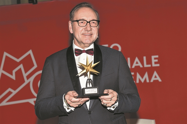 Γιατί οι Ιταλοί τιμούν τον Κέβιν Σπέισι;