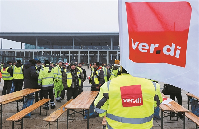 Κύμα απεργιών για ακρίβεια, αυξήσεις μισθών και συντάξεις