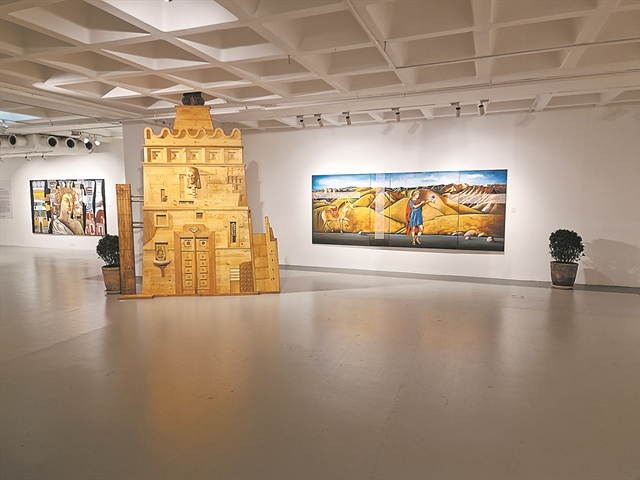 Η έκθεση του Μάκη Βαρλάμη για τον Μέγα Αλέξανδρο στο Κουβέιτ