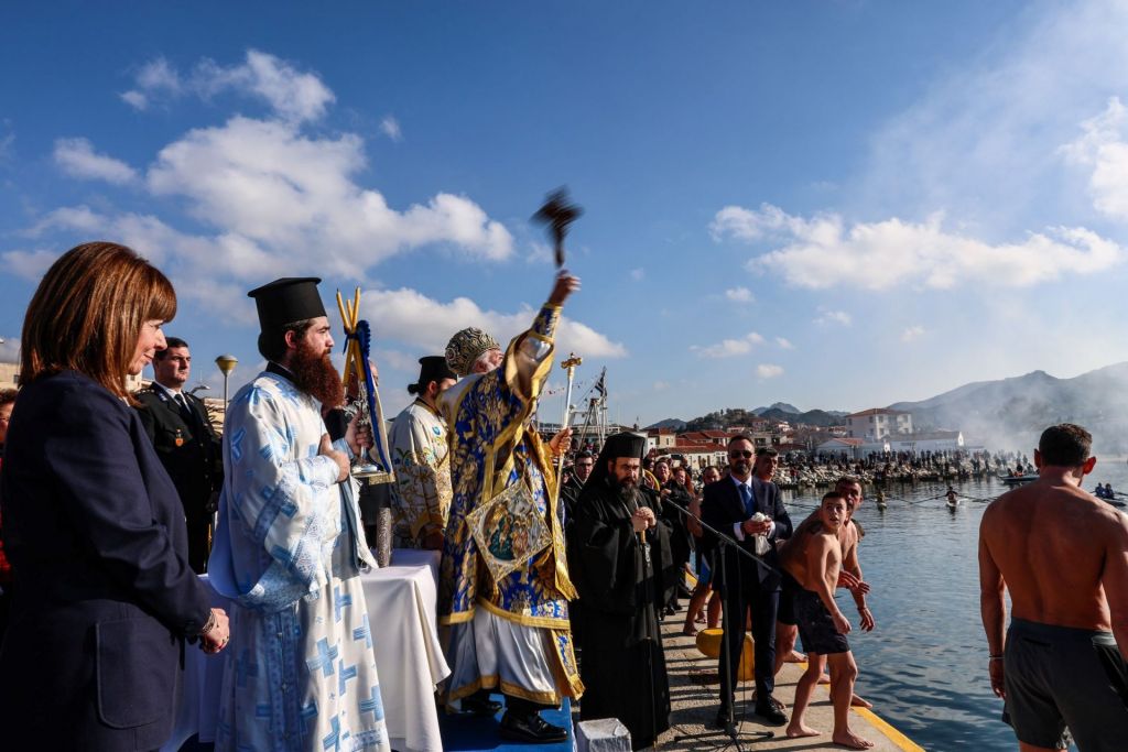 Σακελλαροπούλου: H σημερινή μέρα φέρνει το μήνυμα της νίκης του φωτός