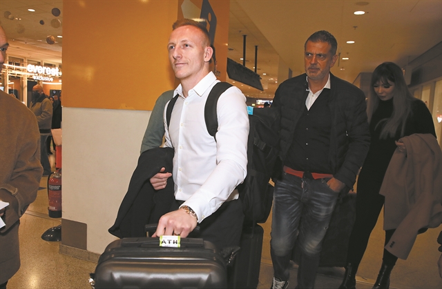 Και του σαλονιού και του λιμανιού