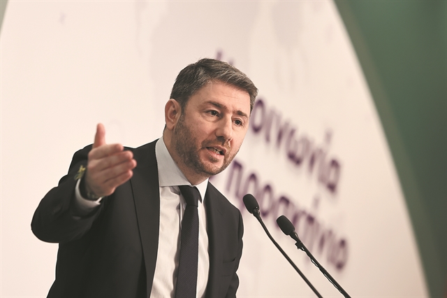 Αντεπίθεση Ανδρουλάκη και πιο βαθύ ρήγμα