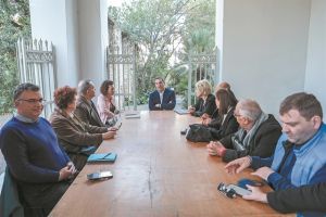 Πιάνουν δουλειά οι «σκανδαλοκυνηγοί»