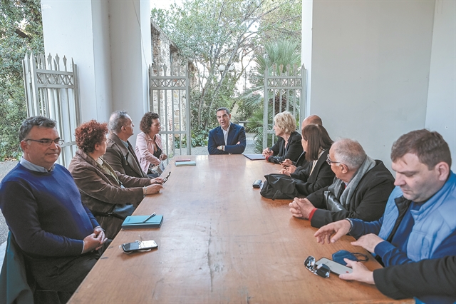 Πιάνουν δουλειά οι «σκανδαλοκυνηγοί»