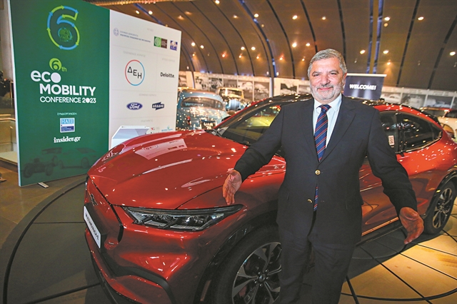 Κολλημένοι στο 2015