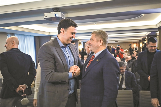 Εκβιάζεται ο Ανδρουλάκης;