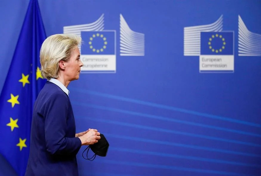 Σε ακρόαση καλείται η Φον ντερ Λάιεν από την επιτροπή Covid