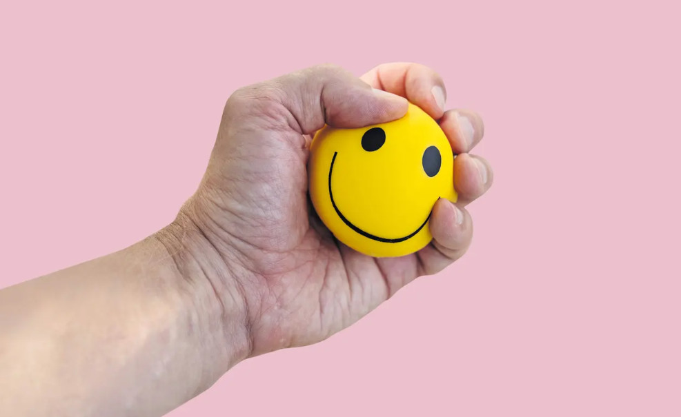 Κι όμως, το καθημερινό άγχος μπορεί να είναι το «κλειδί» για υγιή γηρατειά