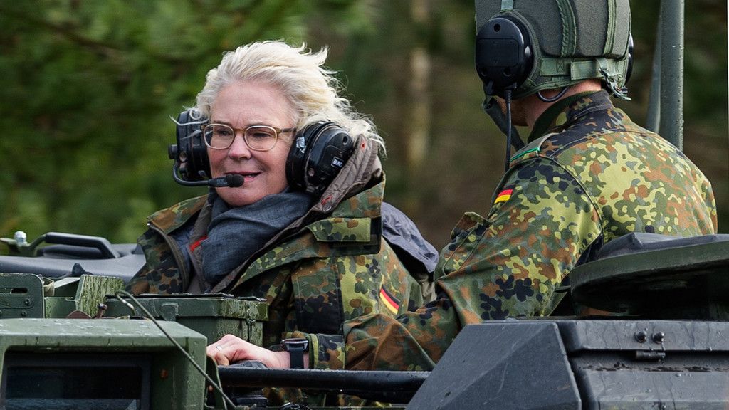 Γερμανία: Σάλος με το πρωτοχρονιάτικο μήνυμα της υπουργού Άμυνας για τον πόλεμο στην Ουκρανία