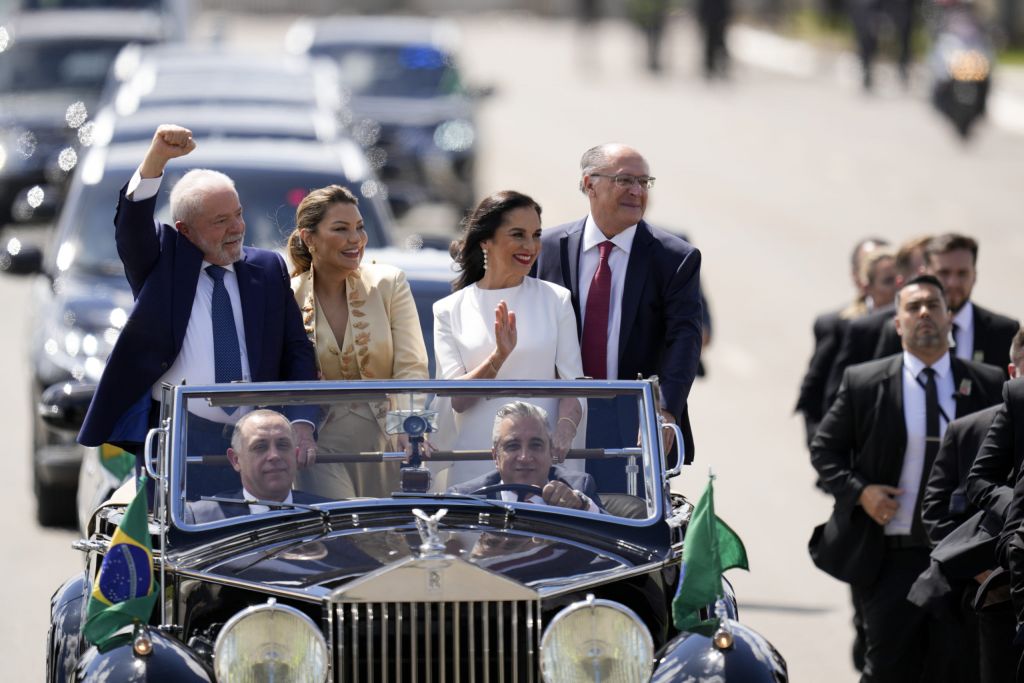 Ορκίστηκε πρόεδρος της Βραζιλίας ο Λούλα  – Η ιστορία που διηγήθηκε