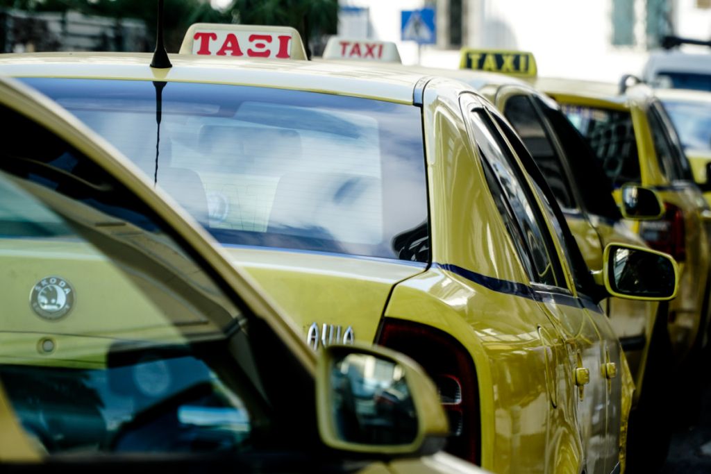 Ξεκίνησε η υποβολή των αιτήσεων για τα «πράσινα ταξί»