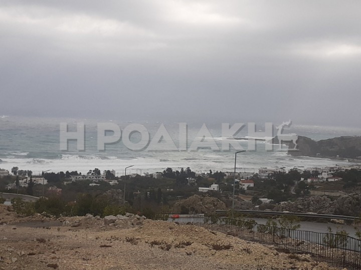 Ρόδος: Θυελλώδεις άνεμοι έως 10 μποφόρ σφυροκοπούν το νησί | tanea.gr