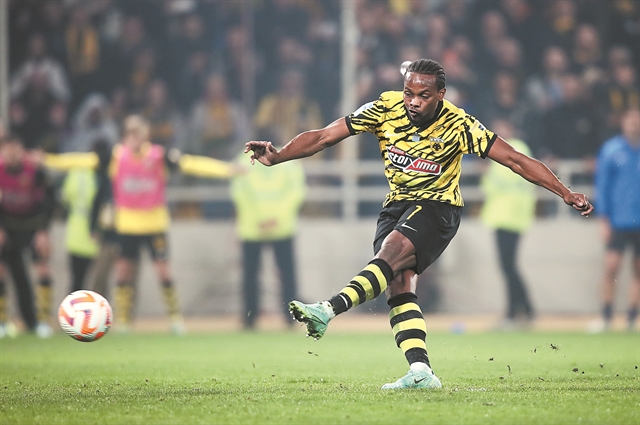 Ζωντανή χωρίς τα «φτερά» της