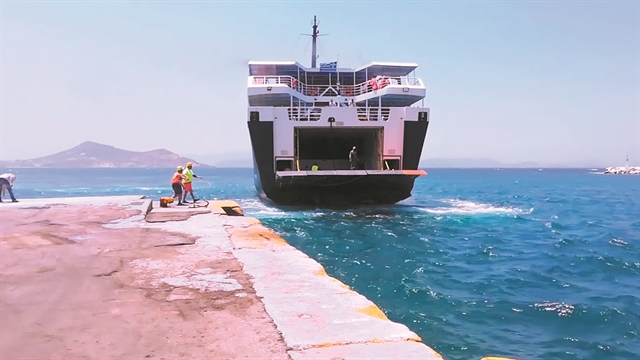 Αντιμέτωπη με τις υποδομές στα λιμάνια