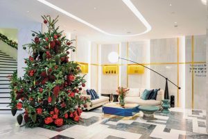 Christmas tree και Art Fair…