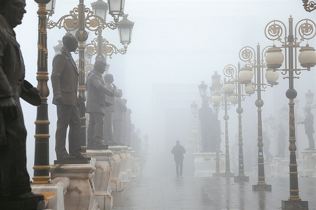 Να δίνουν εξετάσεις προτού ορκιστούν