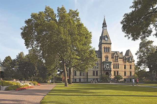 Απολύθηκε επειδή έδειξε εικόνες του Μωάμεθ