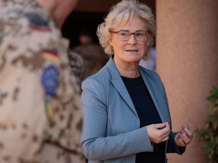 Γερμανία: Προς παραίτηση η υπουργός Άμυνας Κριστίνε Λάμπρεχτ