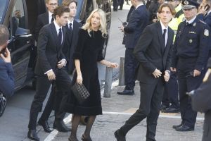 To dress code της κηδείας του τέως βασιλιά Κωνσταντίνου