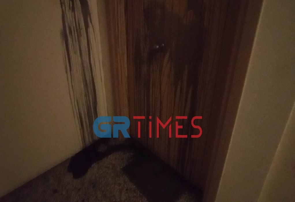 Επίθεση με μπογιές στο γραφείο της Έλενας Ράπτη